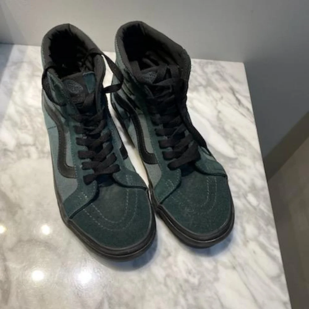 Vans off the wall sneakers